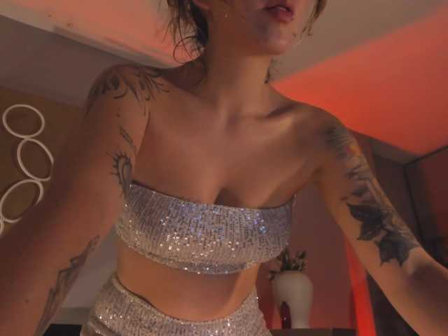EveBenson live on BongaCams