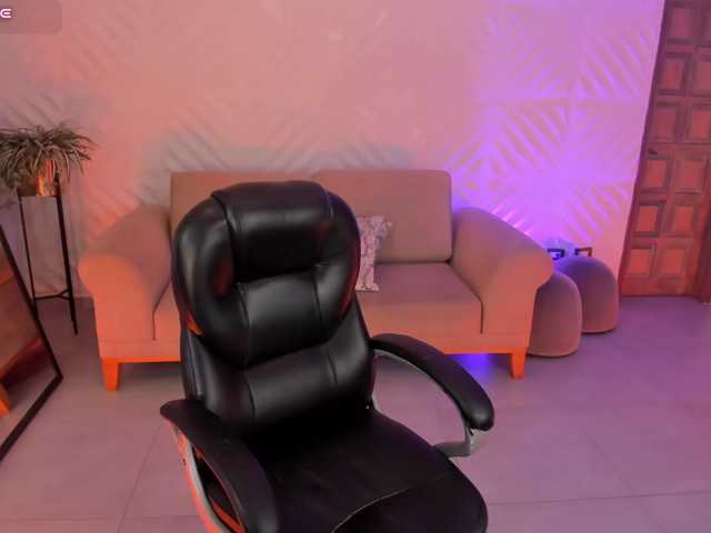 EveBenson live cam on BongaCams