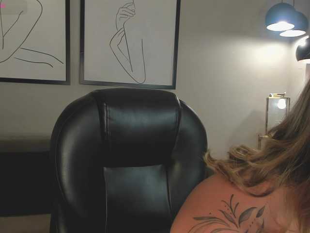 EveBenson live cam on BongaCams