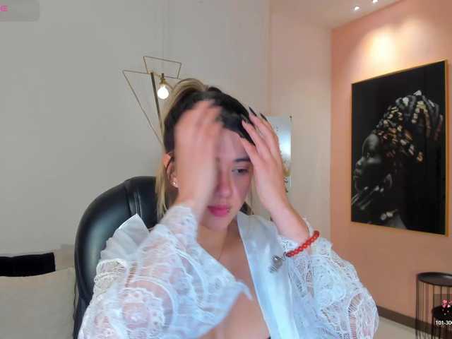 EveBenson live cam on BongaCams