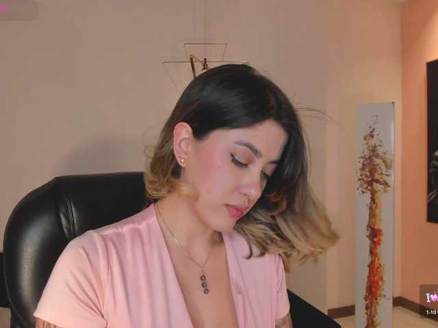EveBenson live cam on BongaCams
