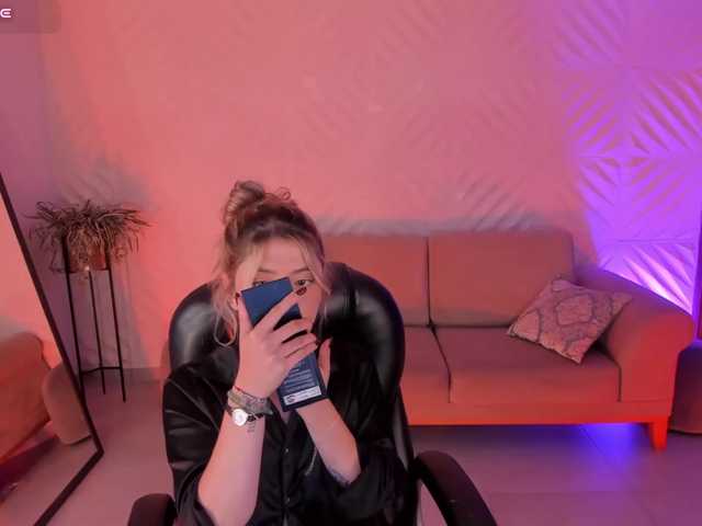 EveBenson live cam on BongaCams