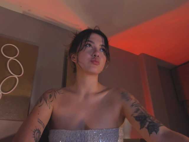 EveBenson live cam on BongaCams