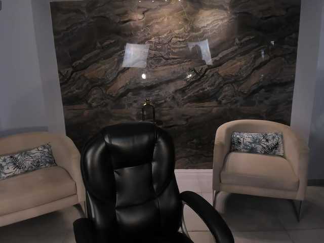 EveBenson live cam on BongaCams