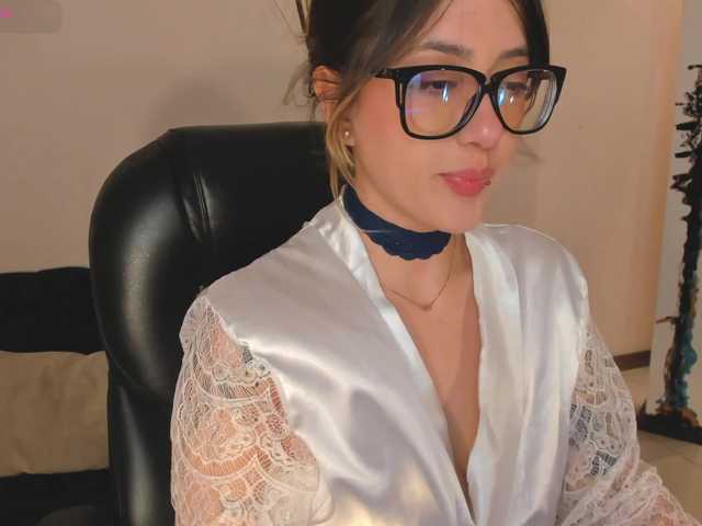 EveBenson live cam on BongaCams