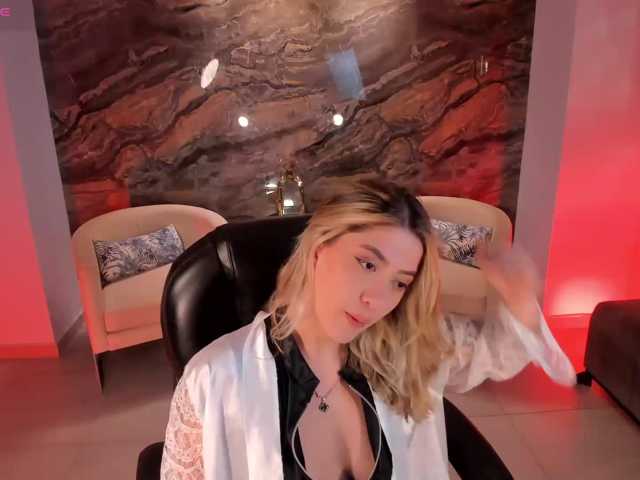 EveBenson live cam on BongaCams