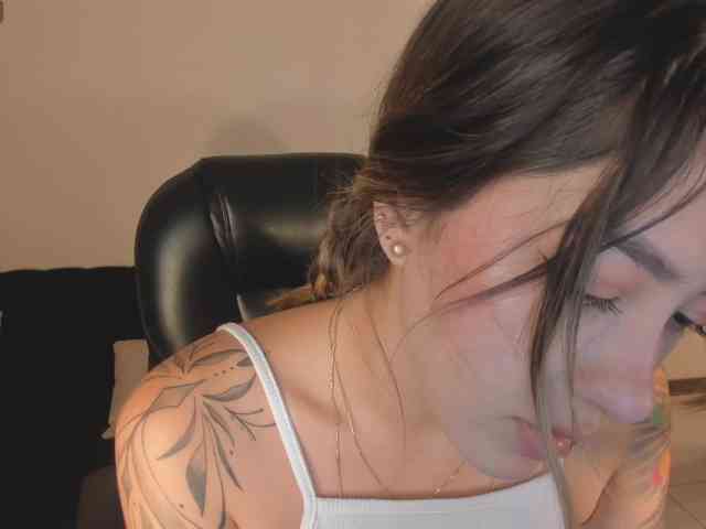 EveBenson webcam