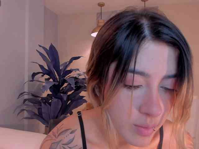 EveBenson webcam