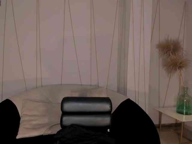 EveBenson webcam