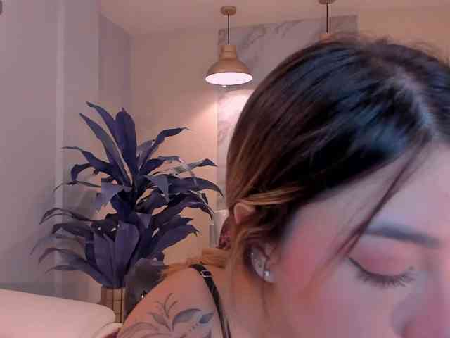 EveBenson webcam