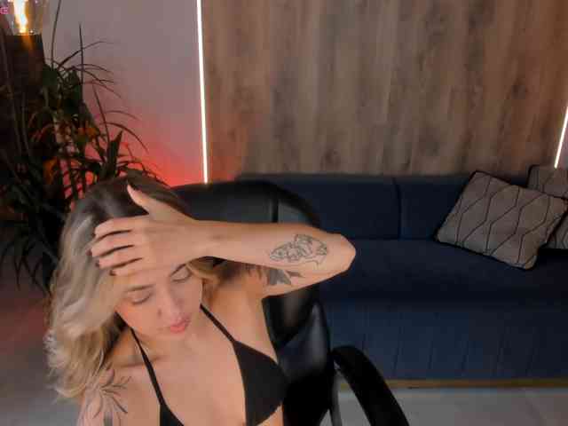 EveBenson webcam