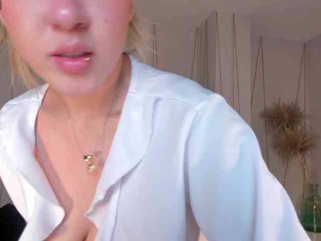EveBenson webcam