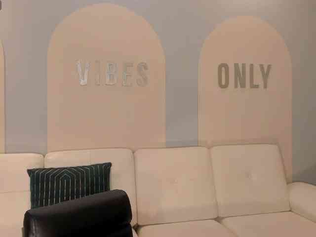 EveBenson webcam