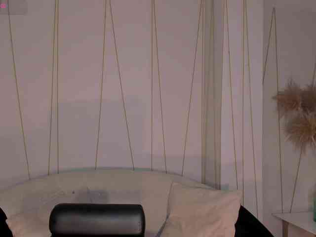 EveBenson webcam
