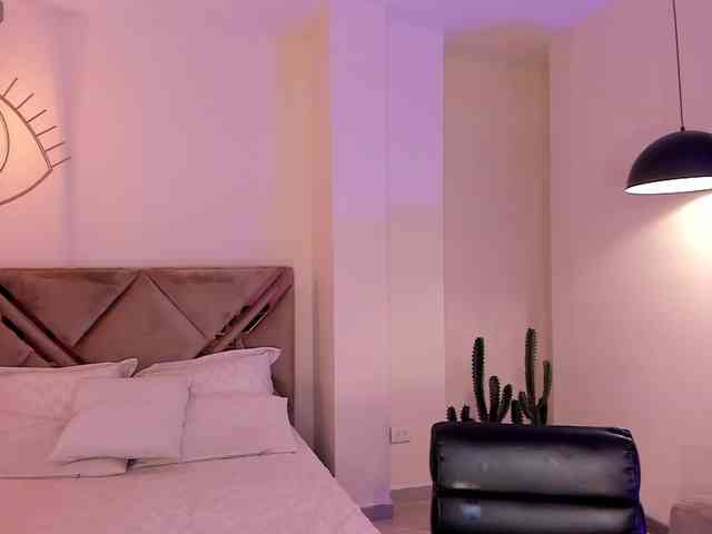 EveBenson webcam