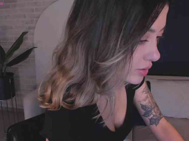 EveBenson webcam