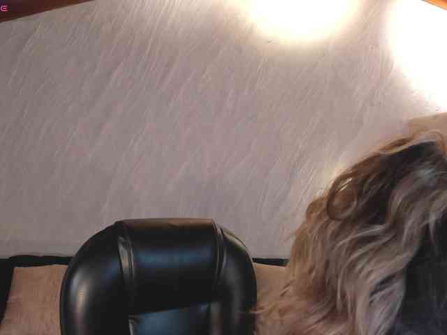 EveBenson webcam