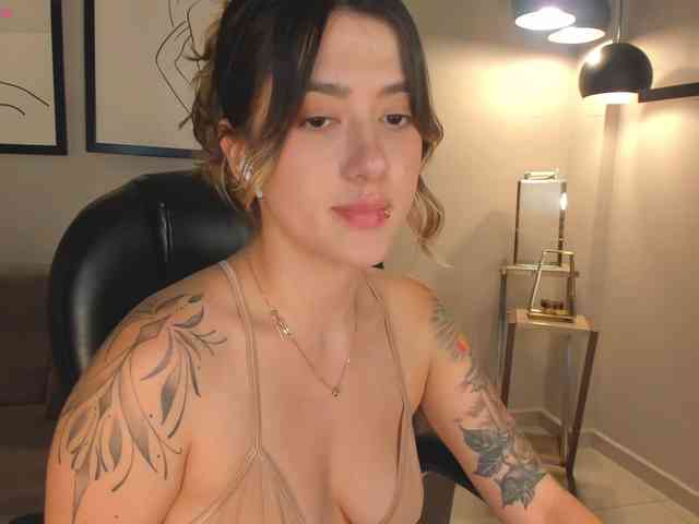 EveBenson webcam