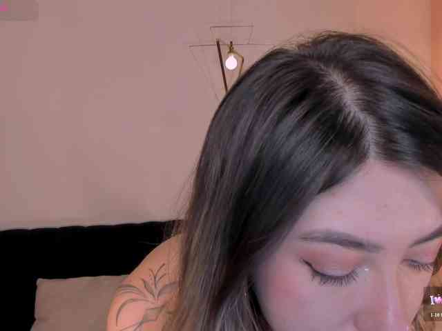 EveBenson webcam