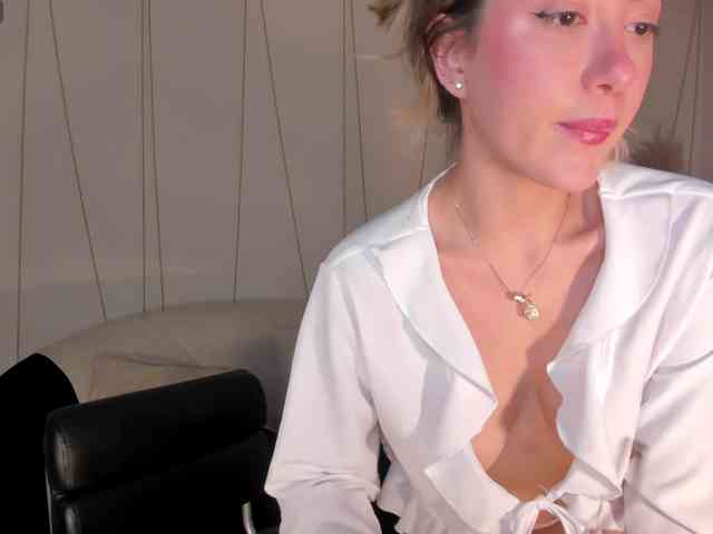 EveBenson webcam