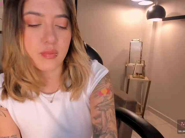 EveBenson webcam