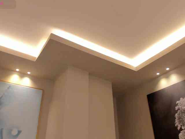 EveBenson Live Webcam on BongaCams