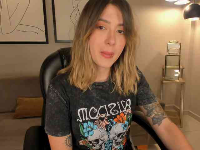 EveBenson webcam