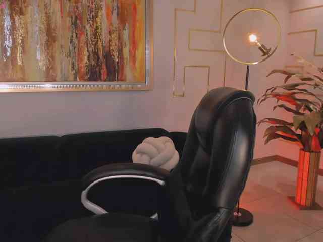 EveBenson Live Webcam on BongaCams