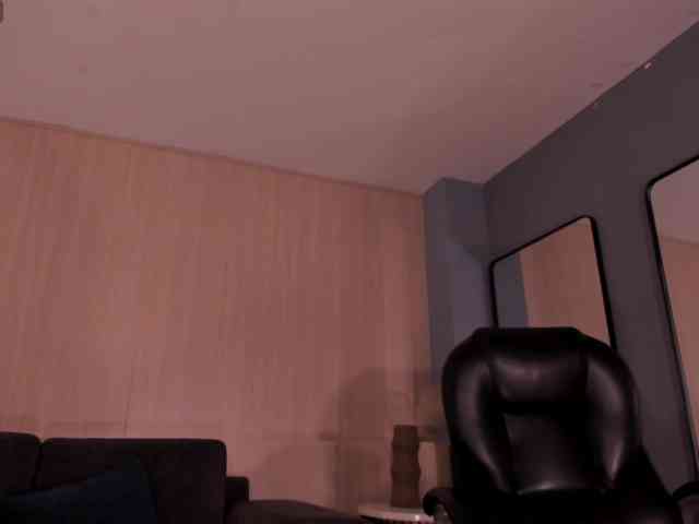 EveBenson webcam