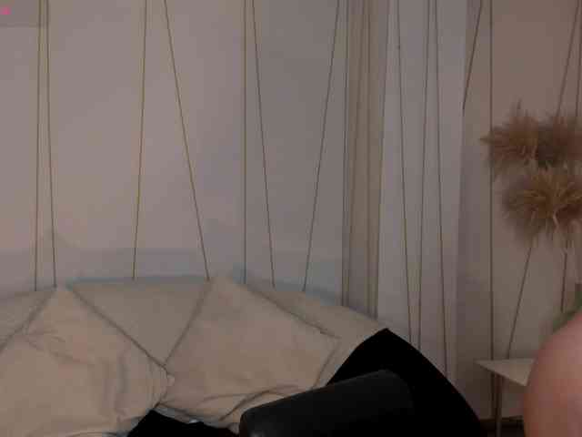 EveBenson webcam