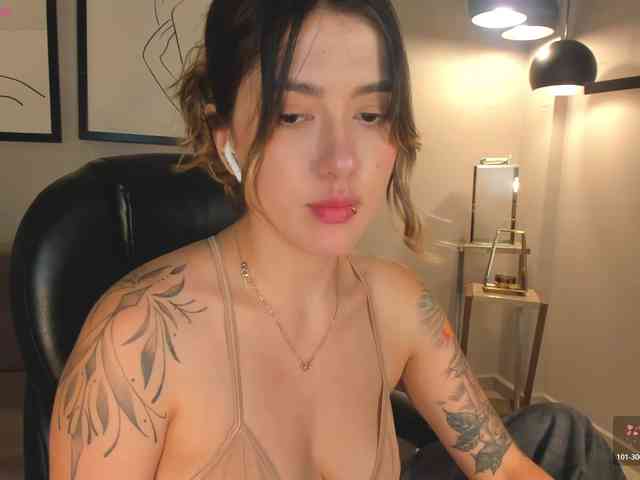 EveBenson webcam