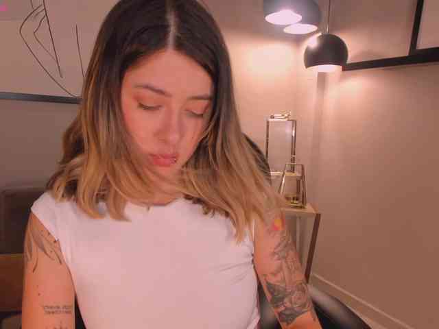 EveBenson webcam