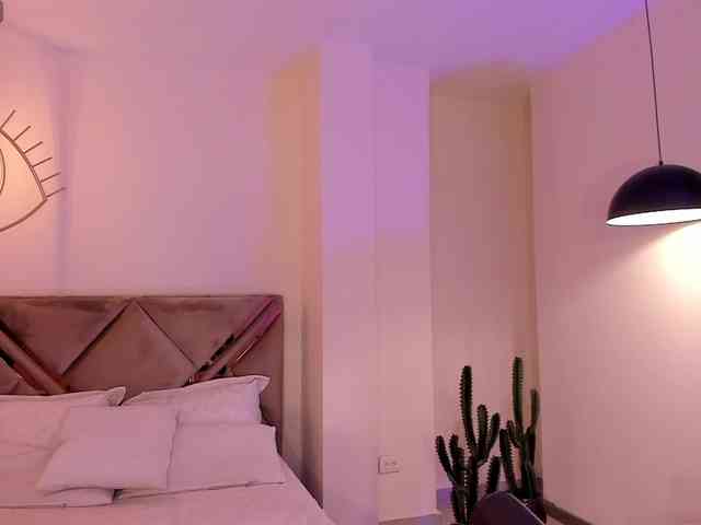 EveBenson webcam