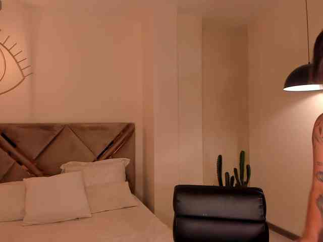 EveBenson webcam