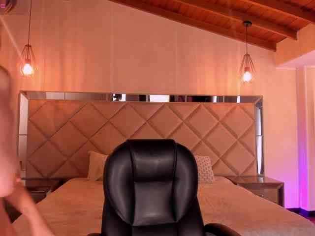 EveBenson webcam