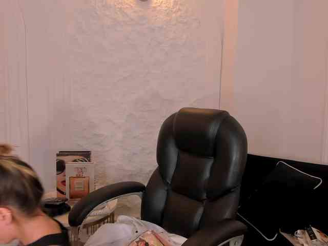EveBenson webcam