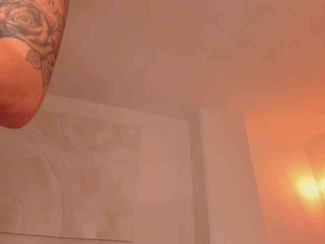 EveBenson webcam