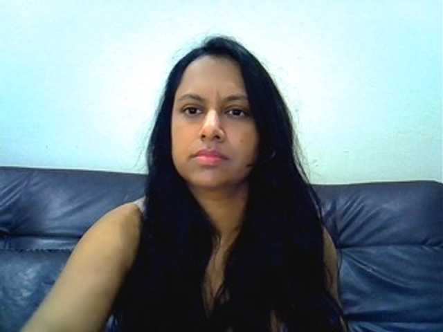 swaness10, live now on BongaCams