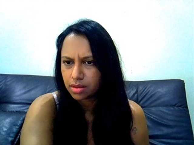 swaness10, live now on BongaCams