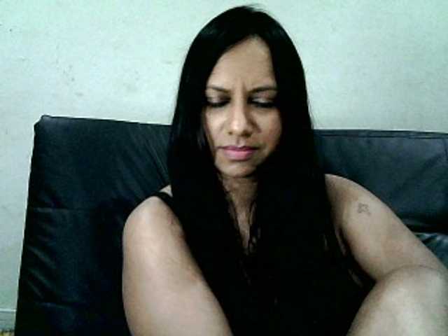 swaness10's BongaCams show and profile