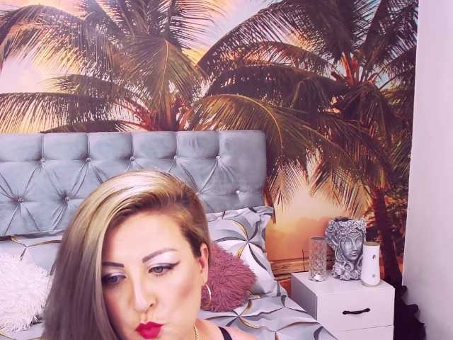 eviajoness live cam on BongaCams