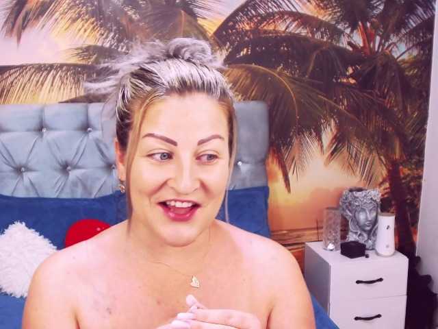 EviaJoness live webcam show
