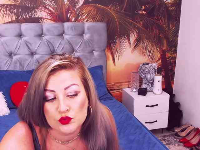 EviaJoness webcam
