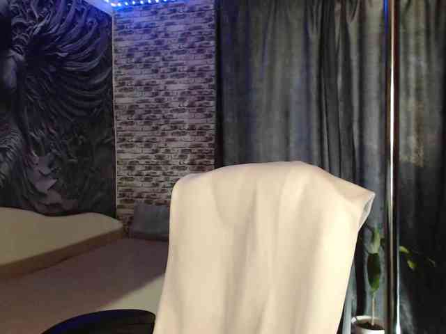 Colibri- Sex Cam Show