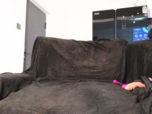 Assiology live cam on BongaCams