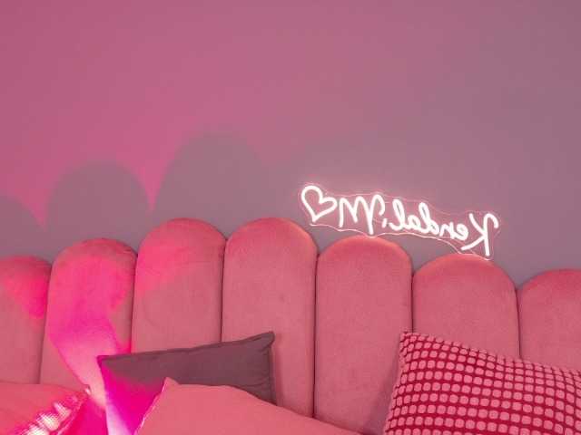 Kendalmiller live cam on BongaCams