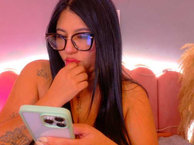 Kendalmiller live cam on BongaCams