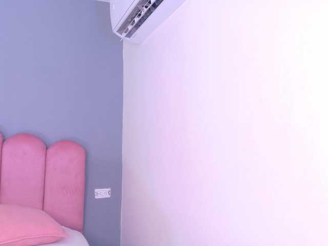 Kendalmiller live cam preview