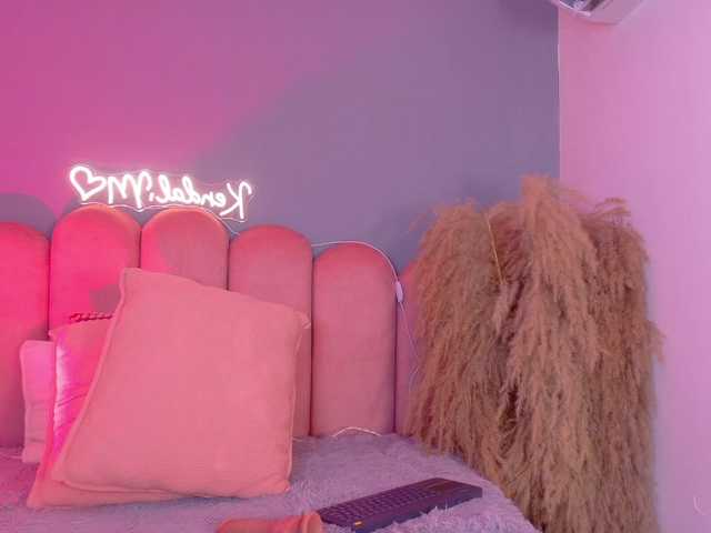 Kendalmiller live cam on BongaCams
