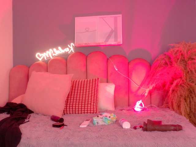 Kendalmiller live cam on BongaCams